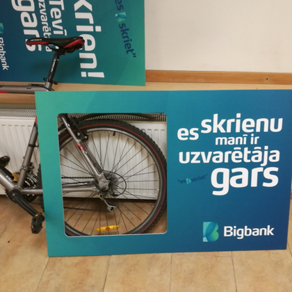 Plastikātu apdruka un izgriešana