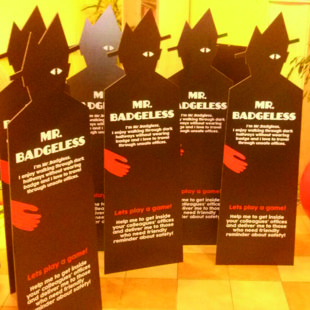 Apdrukāts kartons ar stiprinājumu