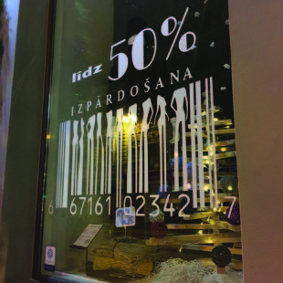 Izgriezta ATSTAROJOŠĀ līmplēve