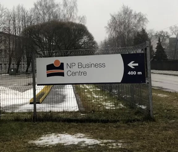 Norāžu izgatavošana, uzstādīšana