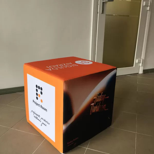 Tekstila apdruka, ar iešūtu rāvējslēdzēju